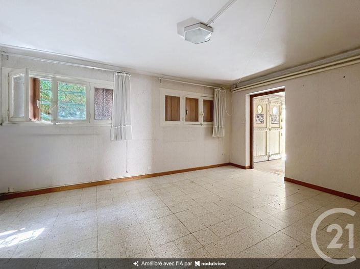 Image No.10-3 Bed House for sale