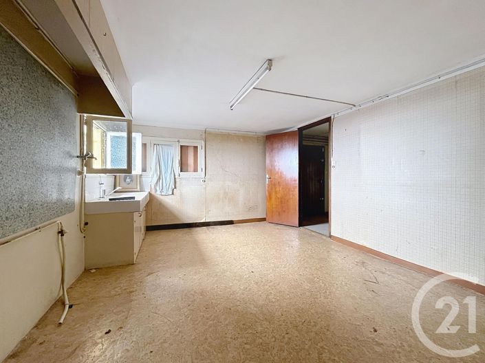 Image No.11-3 Bed House for sale