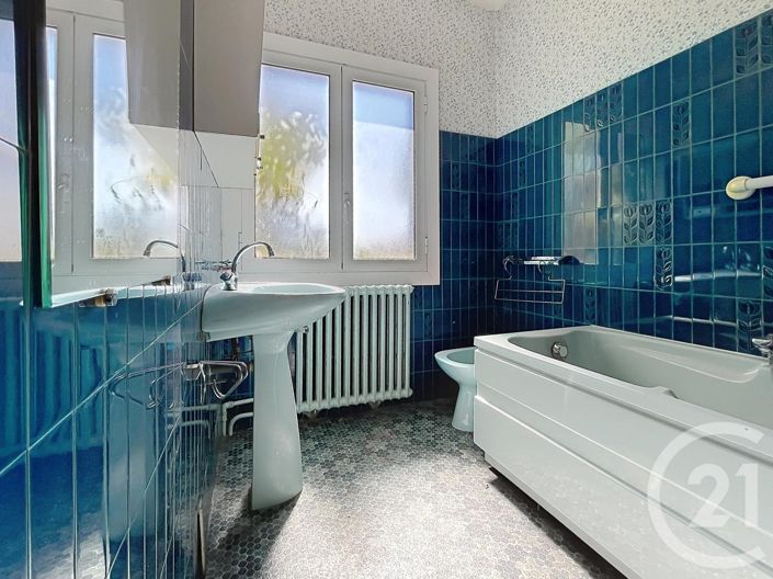Image No.8-3 Bed House for sale