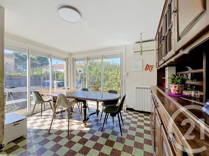 Image No.4-5 Bed House for sale