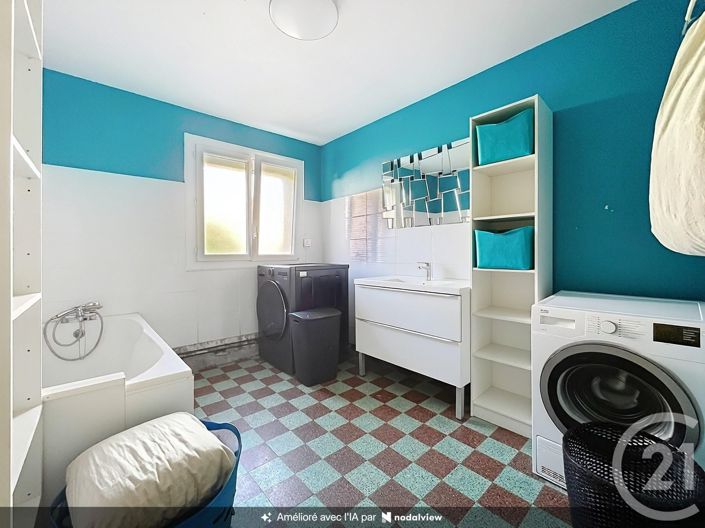 Image No.7-5 Bed House for sale