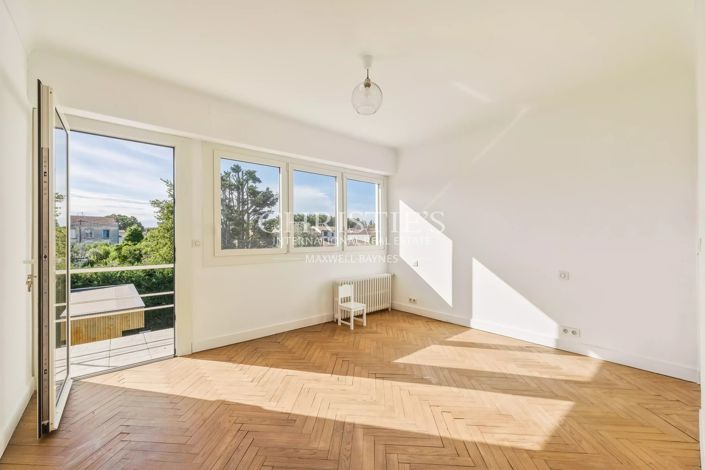 Image No.12-4 Bed House for sale