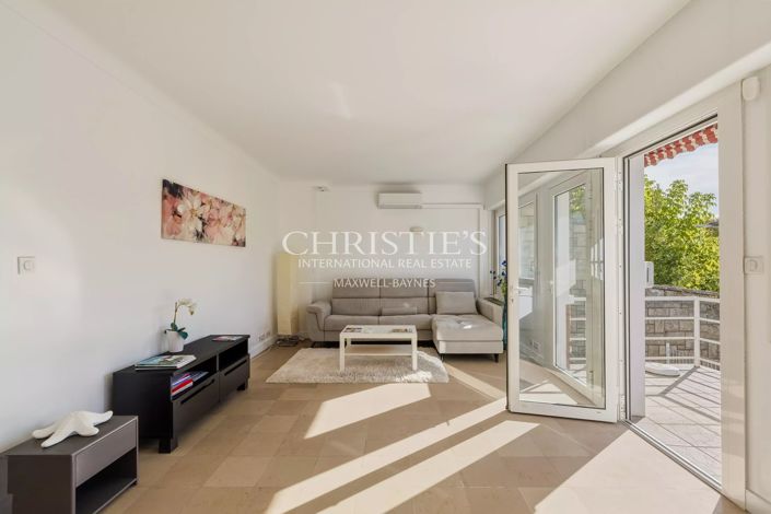 Image No.18-4 Bed House for sale