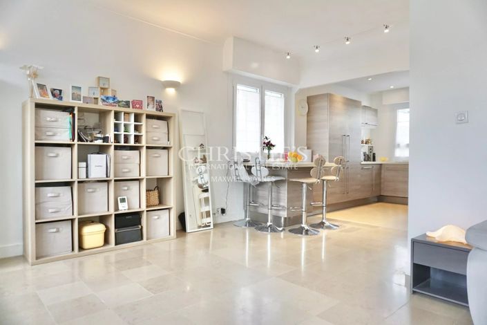 Image No.2-4 Bed House for sale