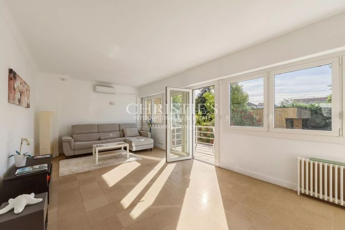 Image No.20-4 Bed House for sale