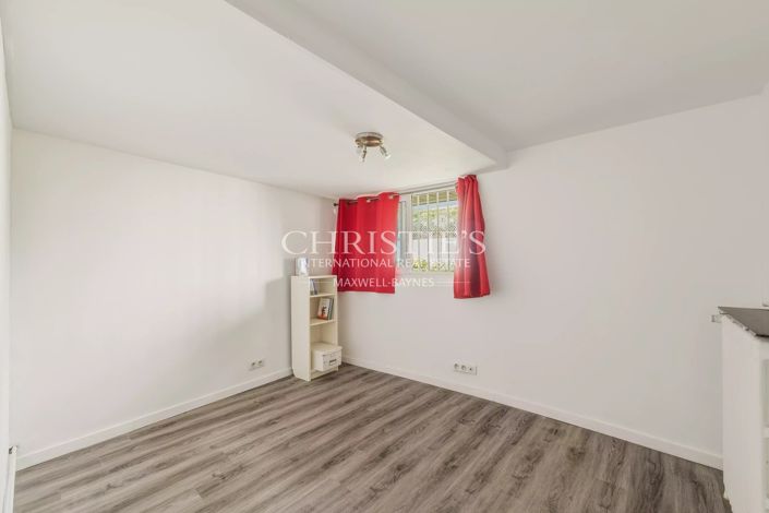 Image No.21-4 Bed House for sale