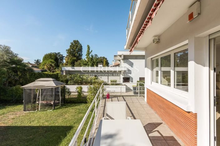 Image No.25-4 Bed House for sale
