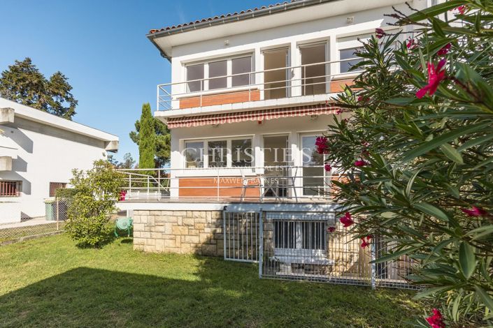 Image No.30-4 Bed House for sale