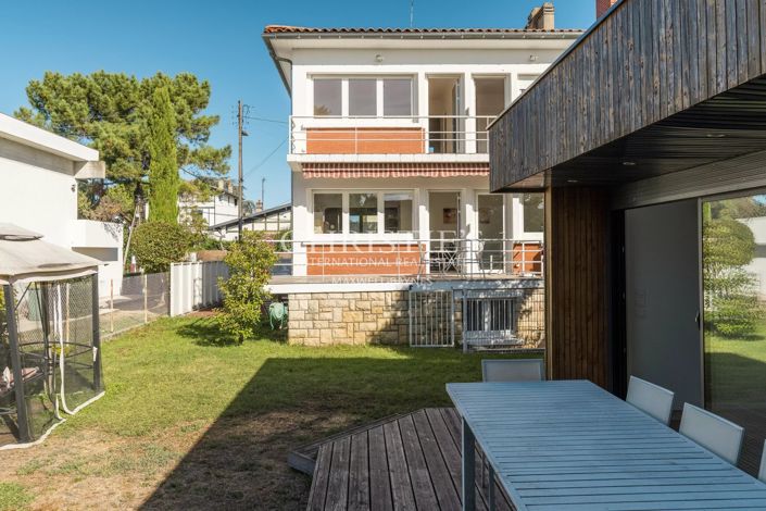 Image No.32-4 Bed House for sale