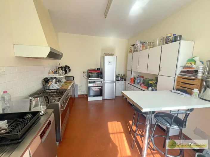 Image No.10-4 Bed House for sale