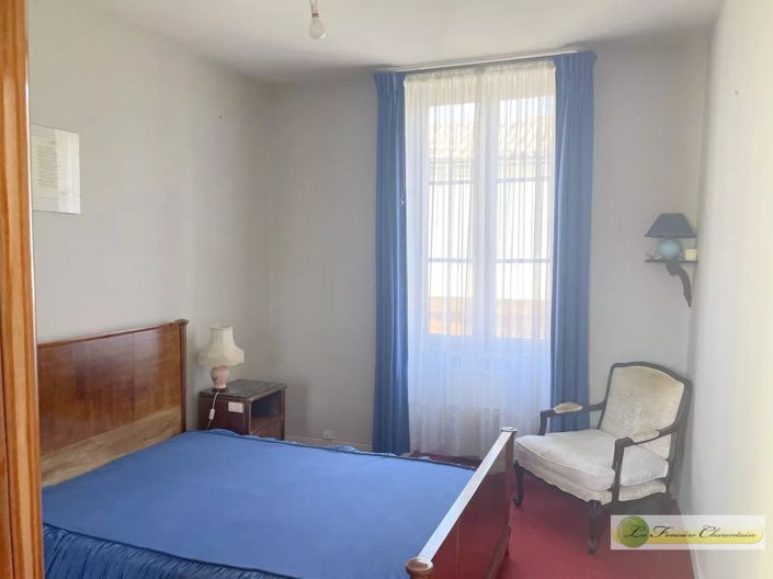 Image No.18-4 Bed House for sale