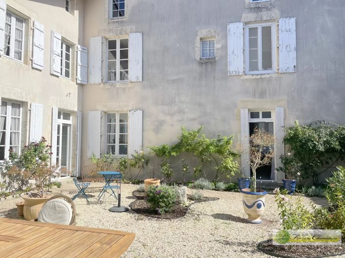 Image No.2-4 Bed House for sale