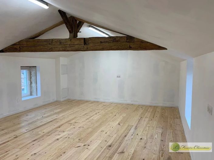 Image No.20-4 Bed House for sale