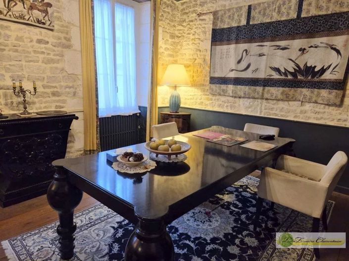 Image No.25-4 Bed House for sale