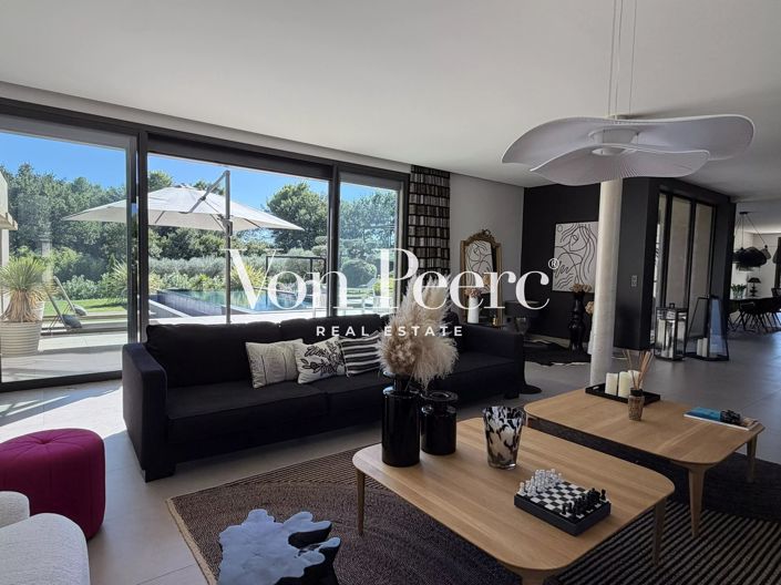 Image No.7-4 Bed House for sale