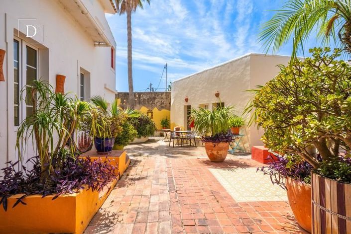 Image No.33-9 Bed House for sale