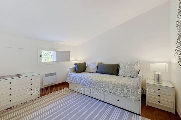 Image No.10-4 Bed House for sale