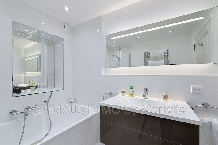 Image No.9-4 Bed House for sale