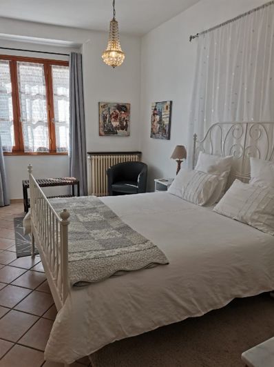 Image No.18-5 Bed House for sale
