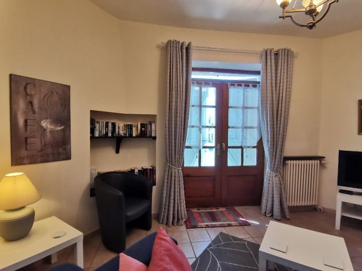 Image No.19-5 Bed House for sale