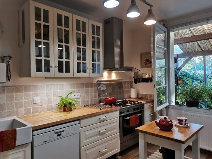 Image No.6-5 Bed House for sale