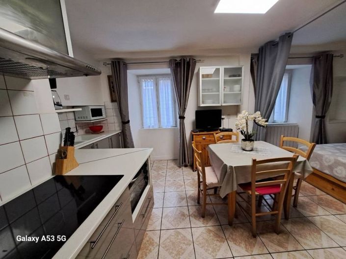 Image No.2-Appartement de 4 chambres à vendre
