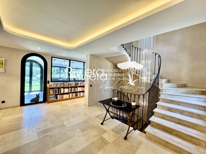 Image No.17-5 Bed House for sale