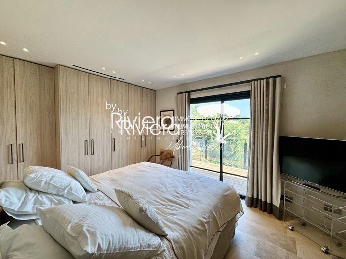 Image No.25-5 Bed House for sale