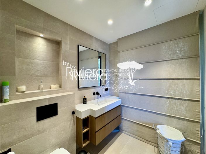 Image No.26-5 Bed House for sale