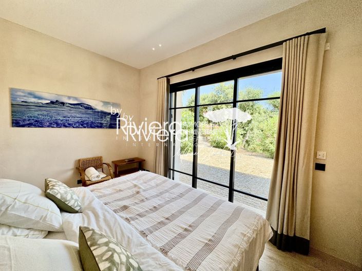 Image No.33-5 Bed House for sale