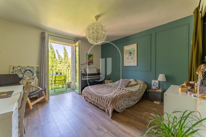 Image No.7-4 Bed House for sale