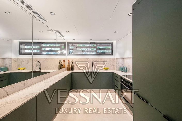 Image No.8-4 Bed House for sale