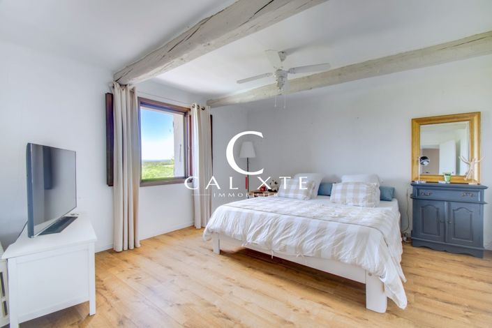 Image No.18-9 Bed Property for sale