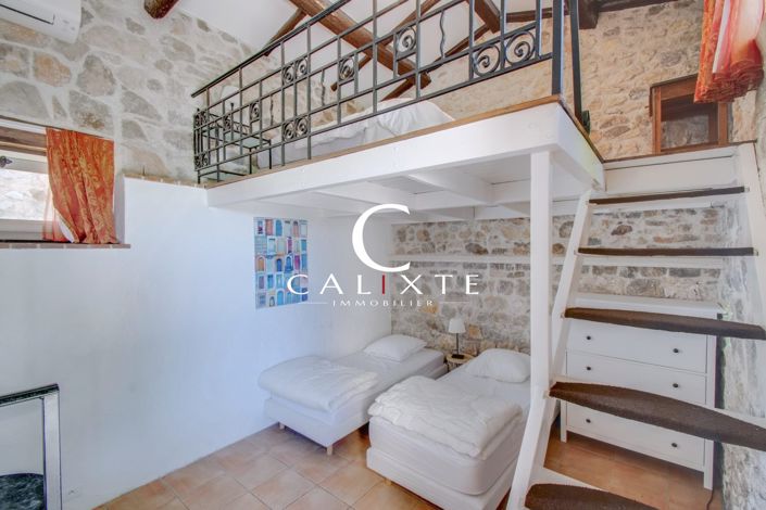 Image No.22-9 Bed Property for sale