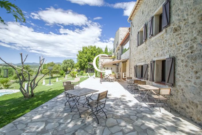 Image No.3-9 Bed Property for sale