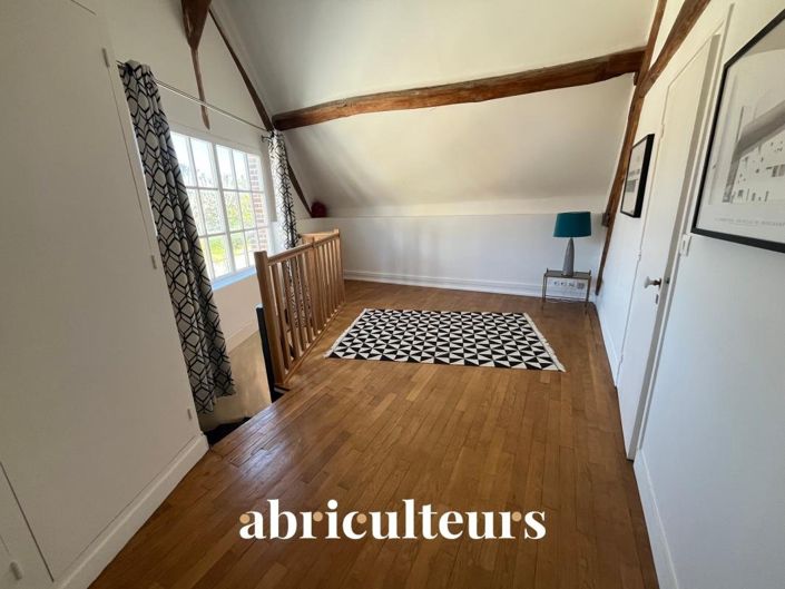 Image No.20-5 Bed House for sale