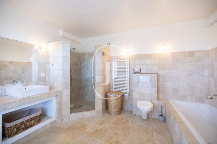 Image No.16-5 Bed House for sale
