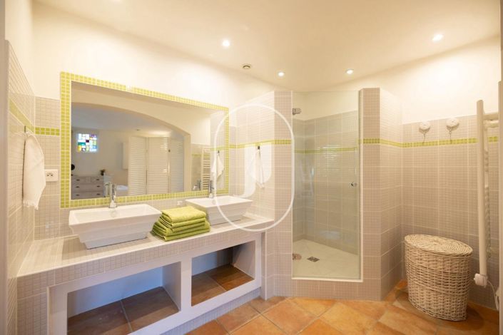 Image No.22-5 Bed House for sale