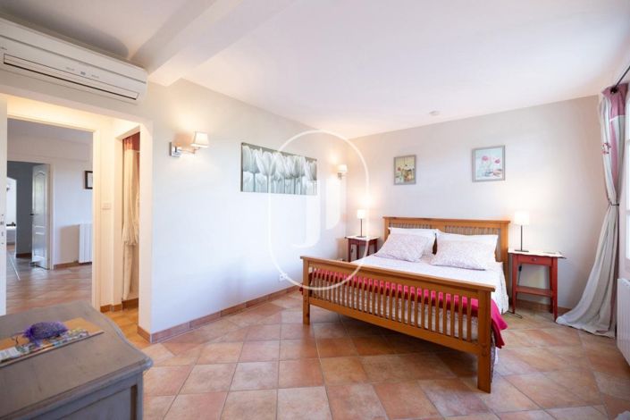 Image No.23-5 Bed House for sale