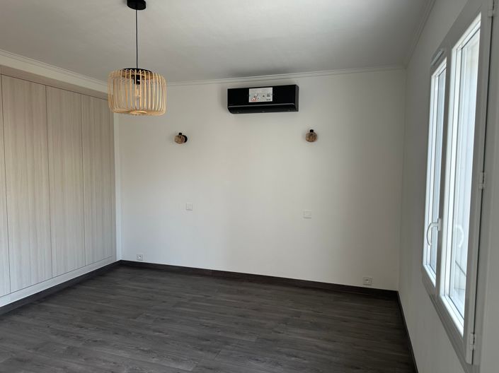 Image No.6-5 Bed House for sale