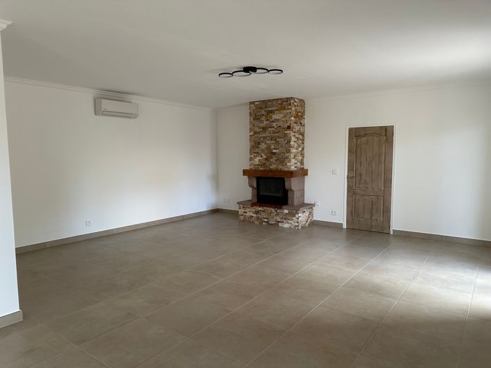 Image No.7-5 Bed House for sale