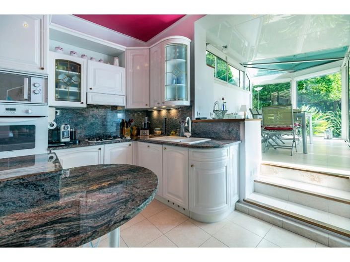 Image No.10-1 Bed House for sale