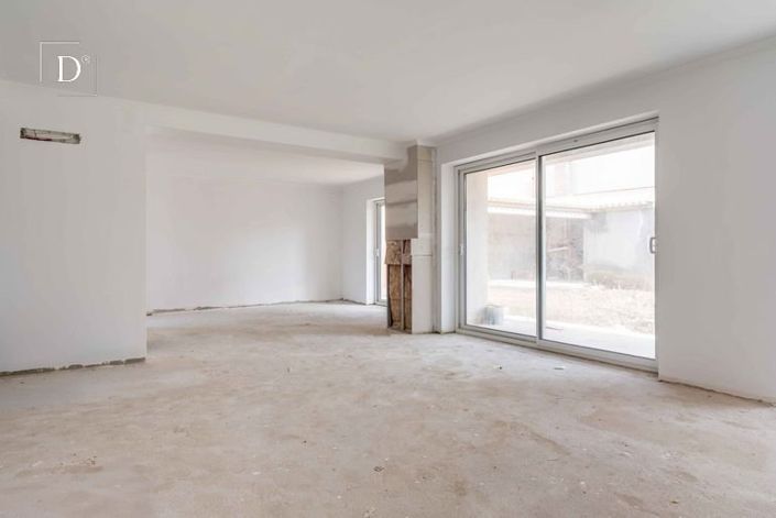 Image No.12-3 Bed House for sale