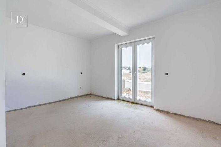 Image No.33-3 Bed House for sale