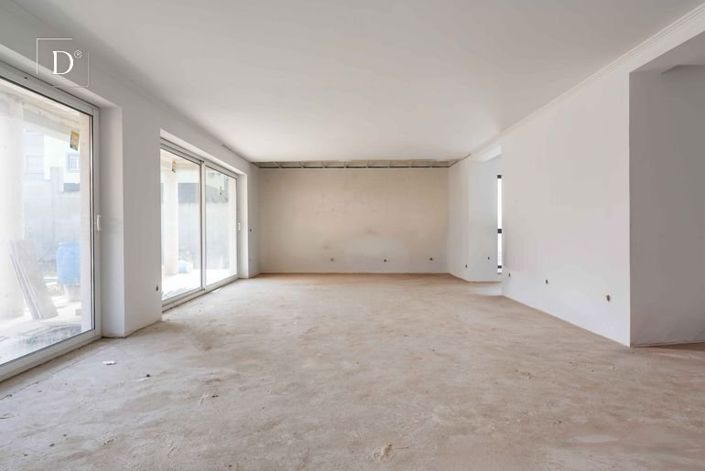 Image No.9-3 Bed House for sale