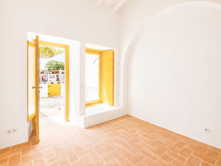 Image No.2-1 Bed House for sale