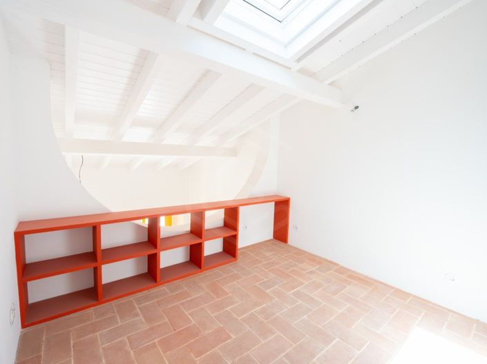 Image No.20-1 Bed House for sale