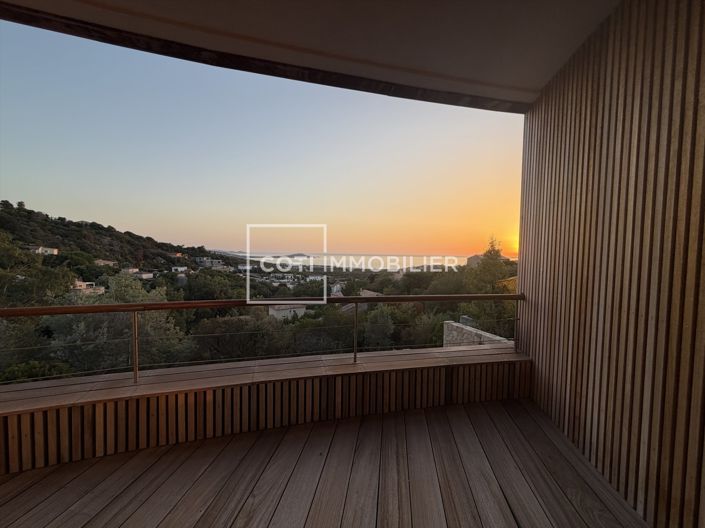 Image No.13-6 Bed House for sale