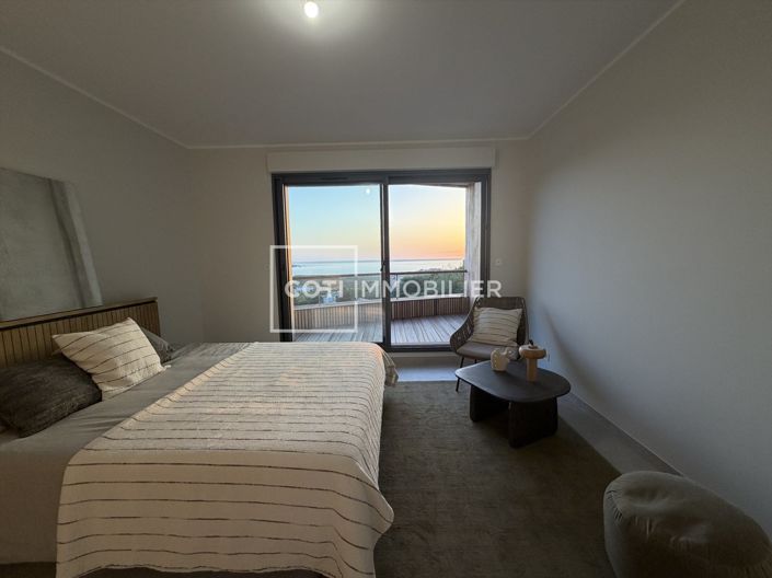 Image No.14-6 Bed House for sale