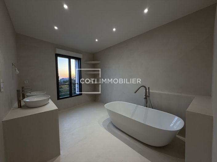 Image No.15-6 Bed House for sale